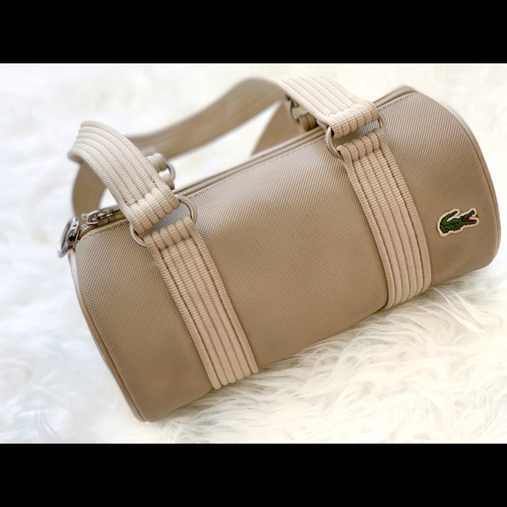 LACOSTE Small Barrel Bag Summer Sand (Beige/Taupe)